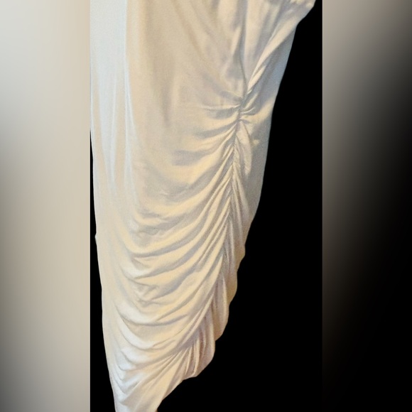 White long ruching on one side cap sleeve dress - Picture 8 of 9